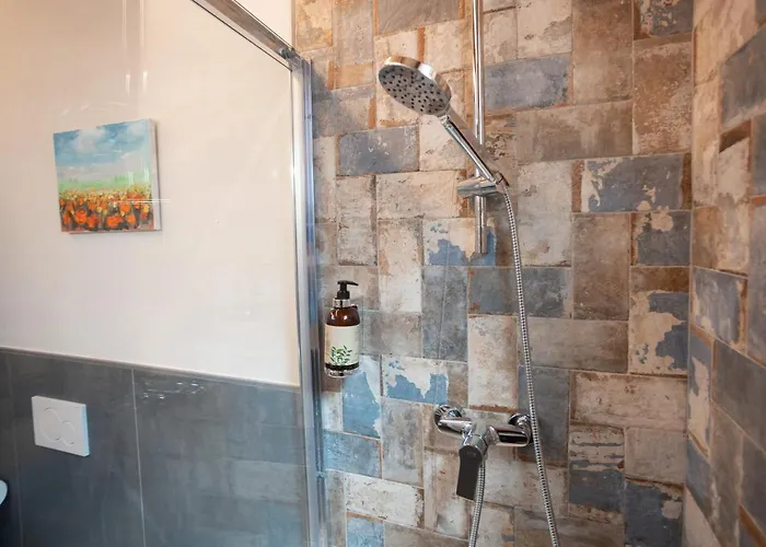 Basta Bussare فندق مبيت وإفطار