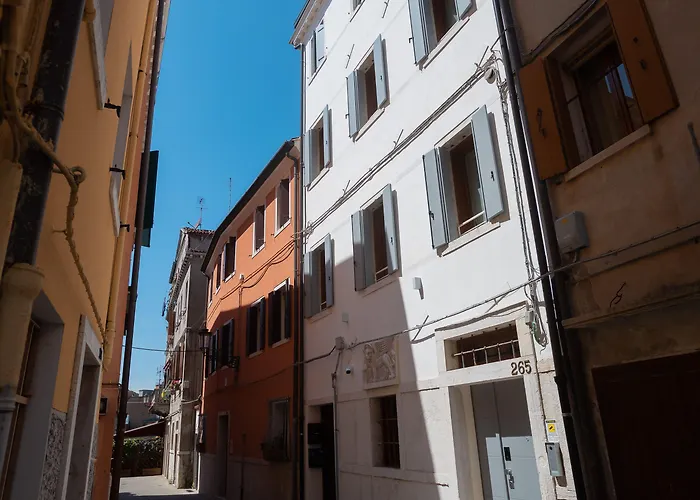 Basta Bussare Couette-café 4*