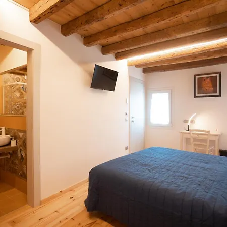 Basta Bussare 4* Chioggia